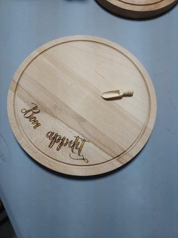 Personalized round chopping boards 29cm